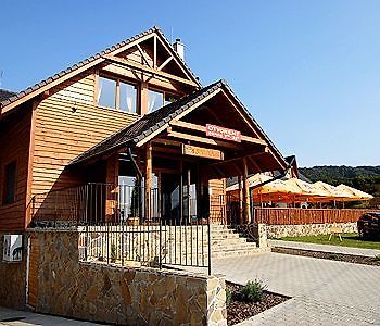 Wellness Pension & Salas Saris Park Prešov Exteriör bild