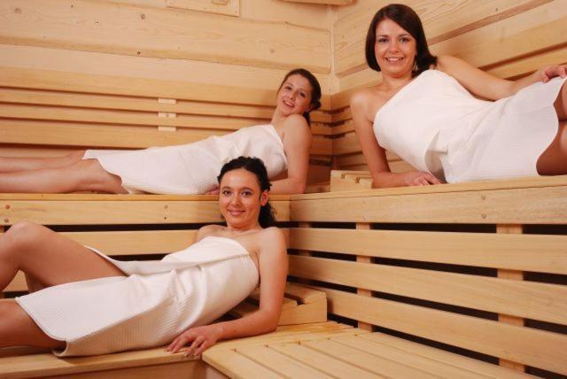 Wellness Pension & Salas Saris Park Prešov Exteriör bild
